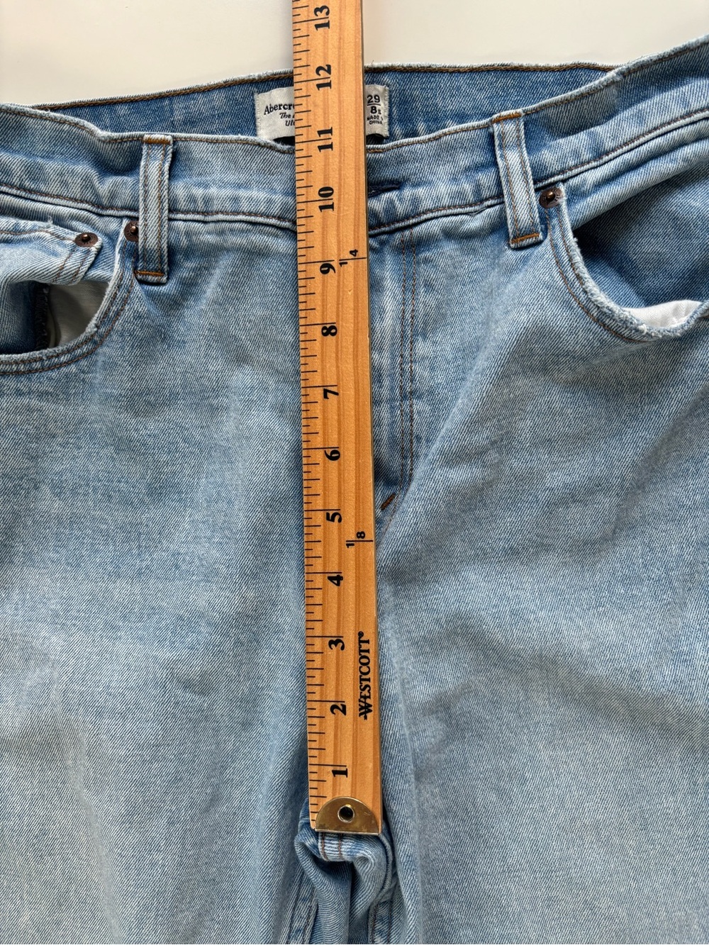 Abercrombie & Fitch Light Wash Ankle Straight Ultra High Rise Size 8S or 29 - Picture 9 of 10